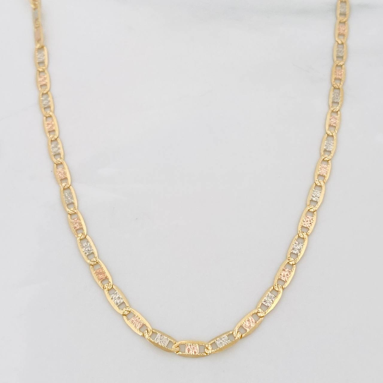 Cadena Escalera Plana 5.2g / 50cm / 2.3mm Tres Oros 18K