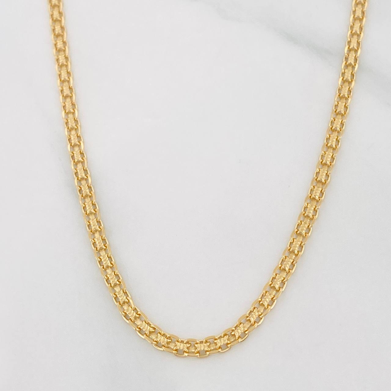 Cadena China 5.5g / 60cm / 2.2mm Oro Amarillo 18K