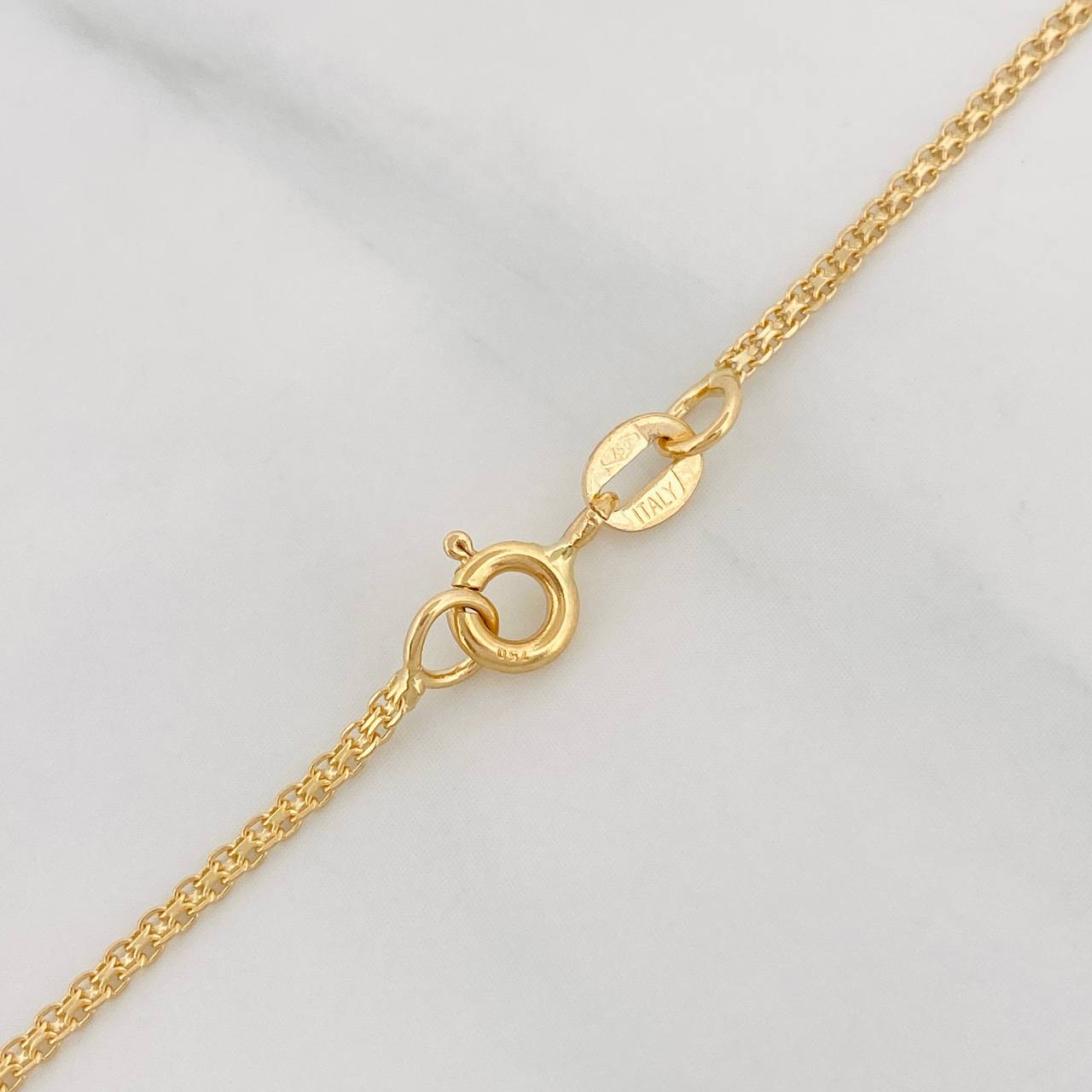 Cadena China 2.6g / 45cm / 1.4mm Oro Amarillo 18K