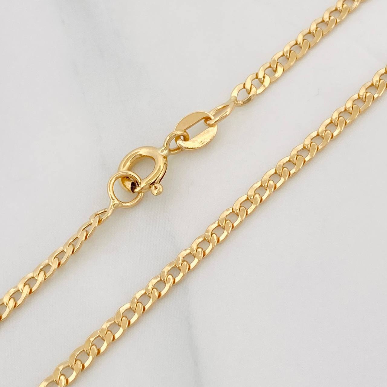 Cadena Cubana 4.1g / 60cm / 2.4mm Oro Amarillo 18K