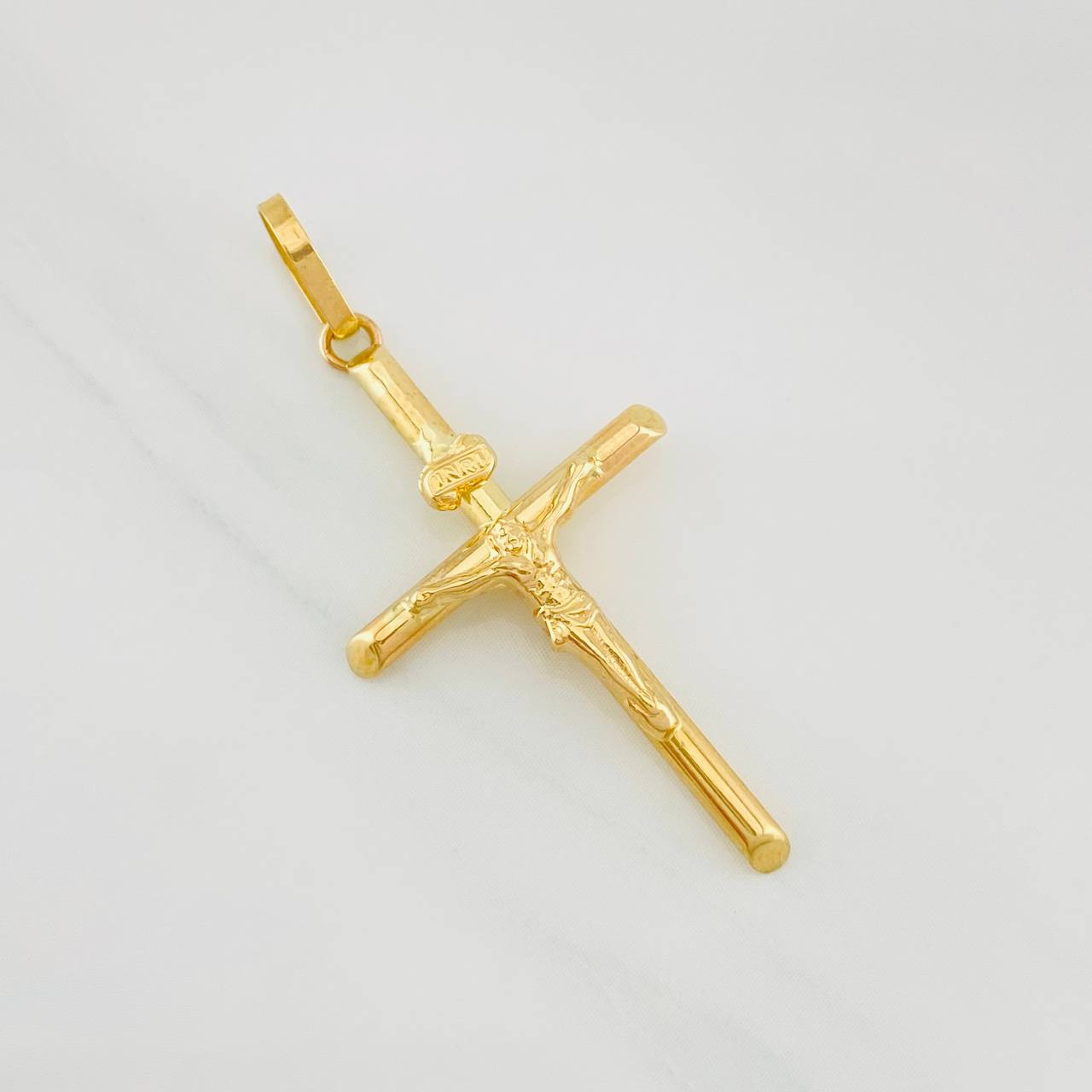 Dije Cruz Cristo 1.15g / 3.8cm Oro Amarillo 18K