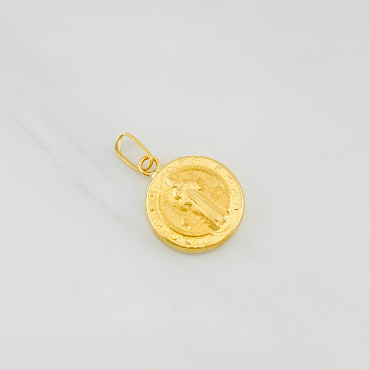 Dije San Benito 0.75g / 2cm Oro Amarillo 18K