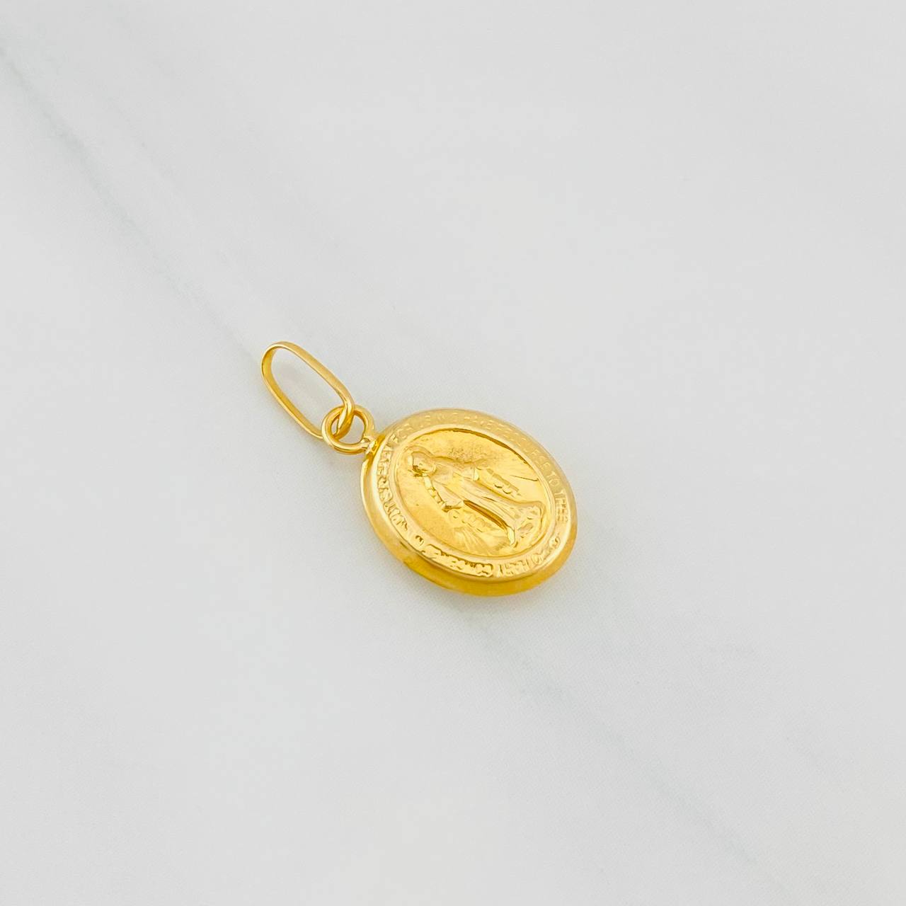 Dije Virgen Milagrosa 0.5g / 1.8cm Oro Amarillo 18K