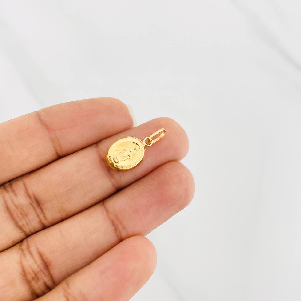 Dije Virgen Milagrosa 0.5g / 1.8cm Oro Amarillo 18K