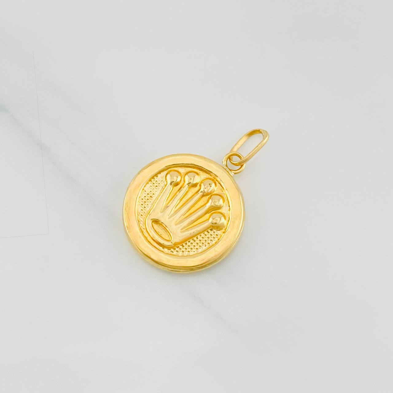 Dije Corona 0.95g / 2.1cm Oro Amarillo 18K