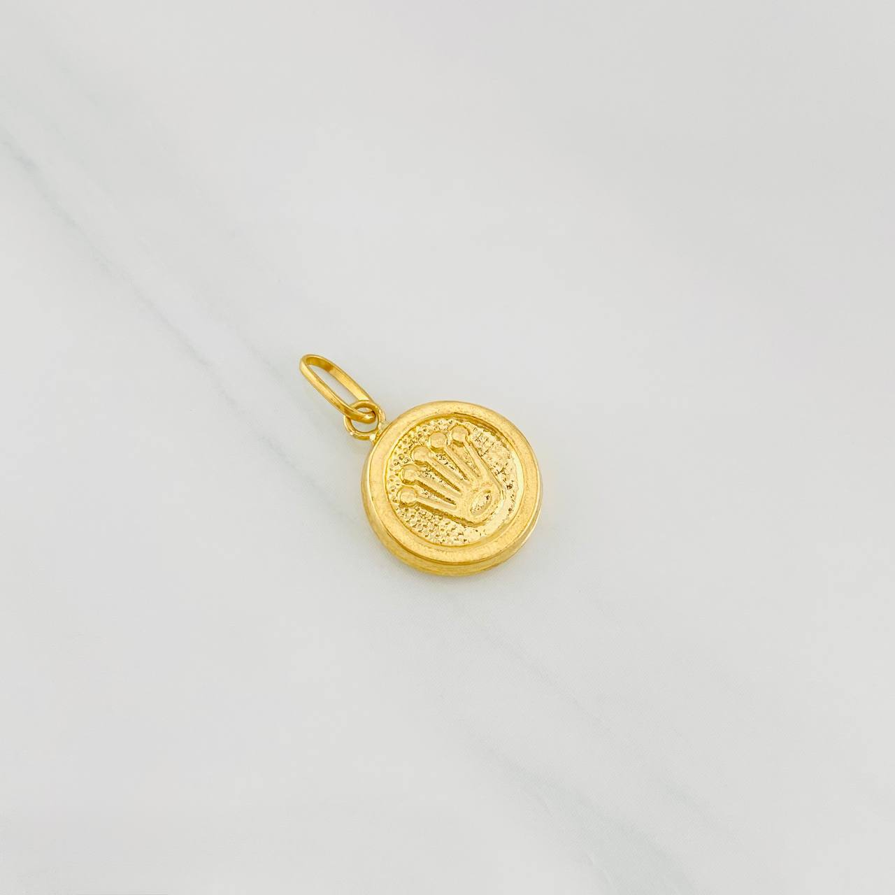 Dije Corona 0.65g / 1.9cm Oro Amarillo 18K