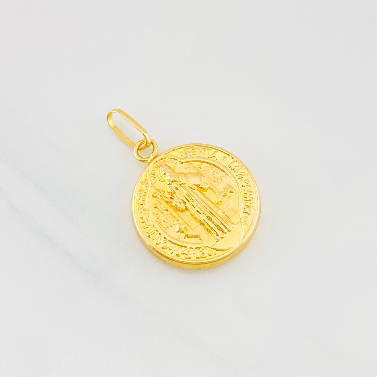 Dije San Benito 0.9g / 2.1cm Oro Amarillo 18K