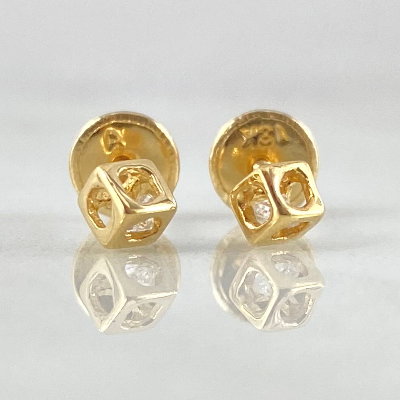 Topos Cubo 0.7gr / Oro 18K ©