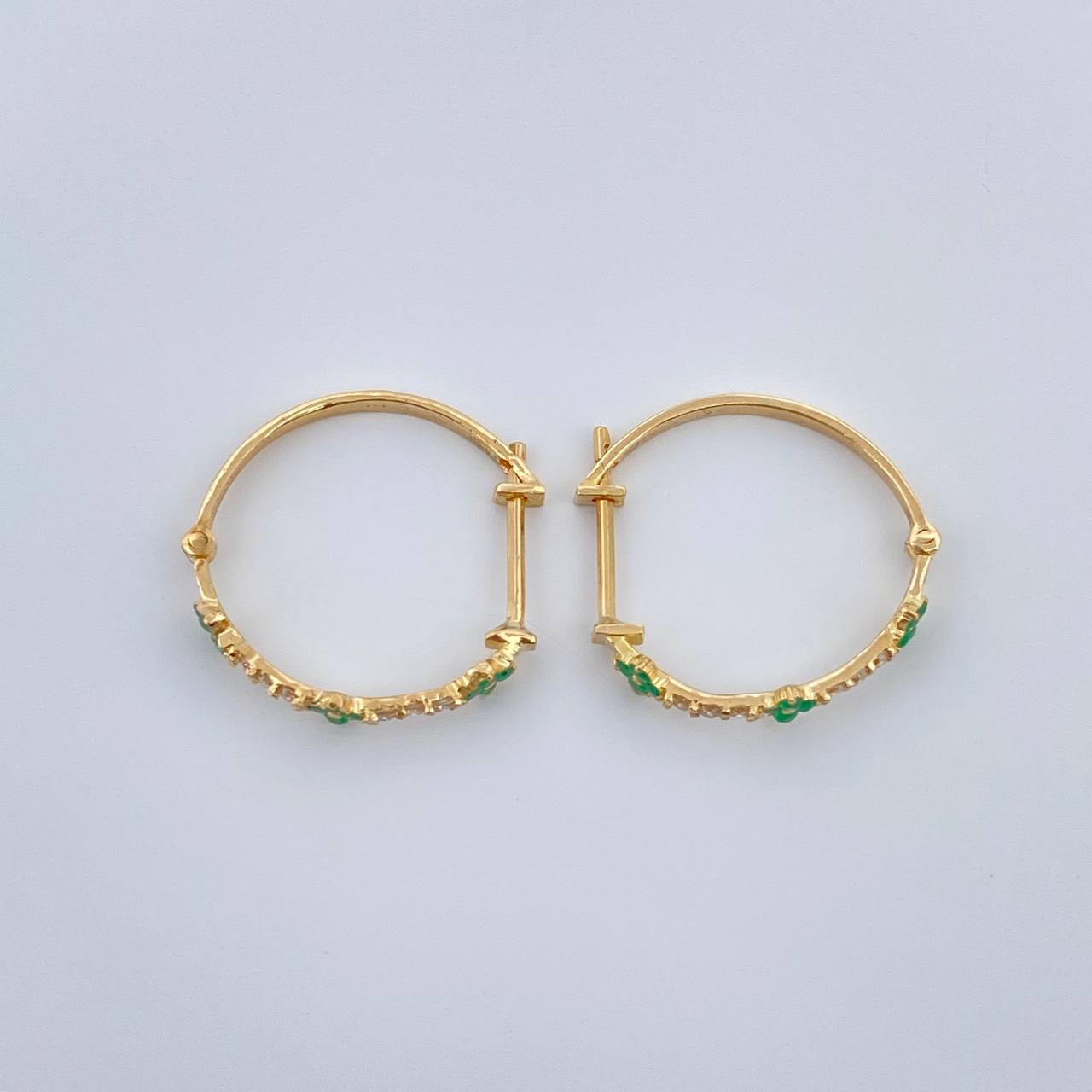 Candongas Trebol Mini Esmeraldas Diamantes 1.85gr / 1.9cm / Oro Amarillo 18K %