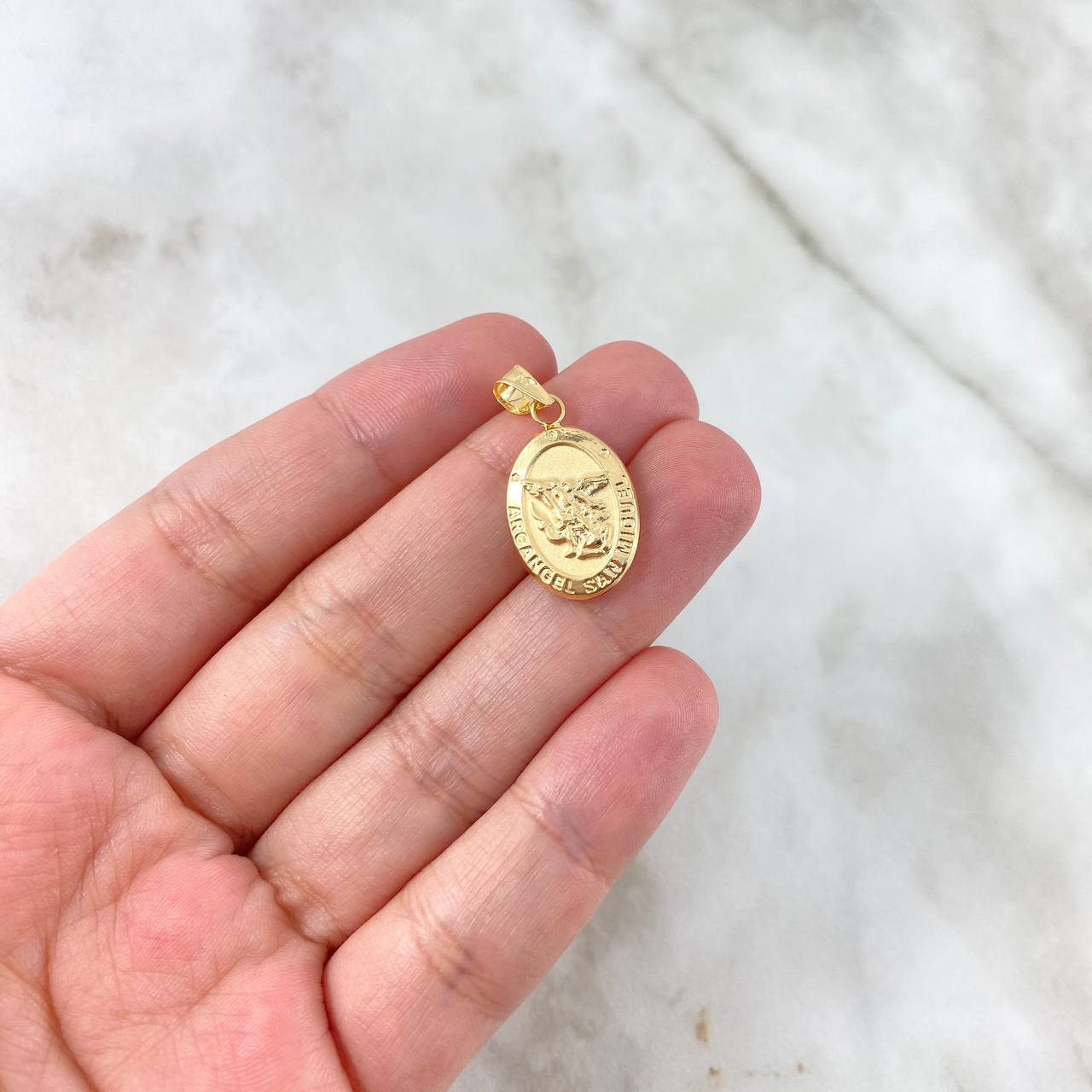 Dije San Miguel Arcángel 1.1gr / 2.6cm / Troquelado Oro Amarillo