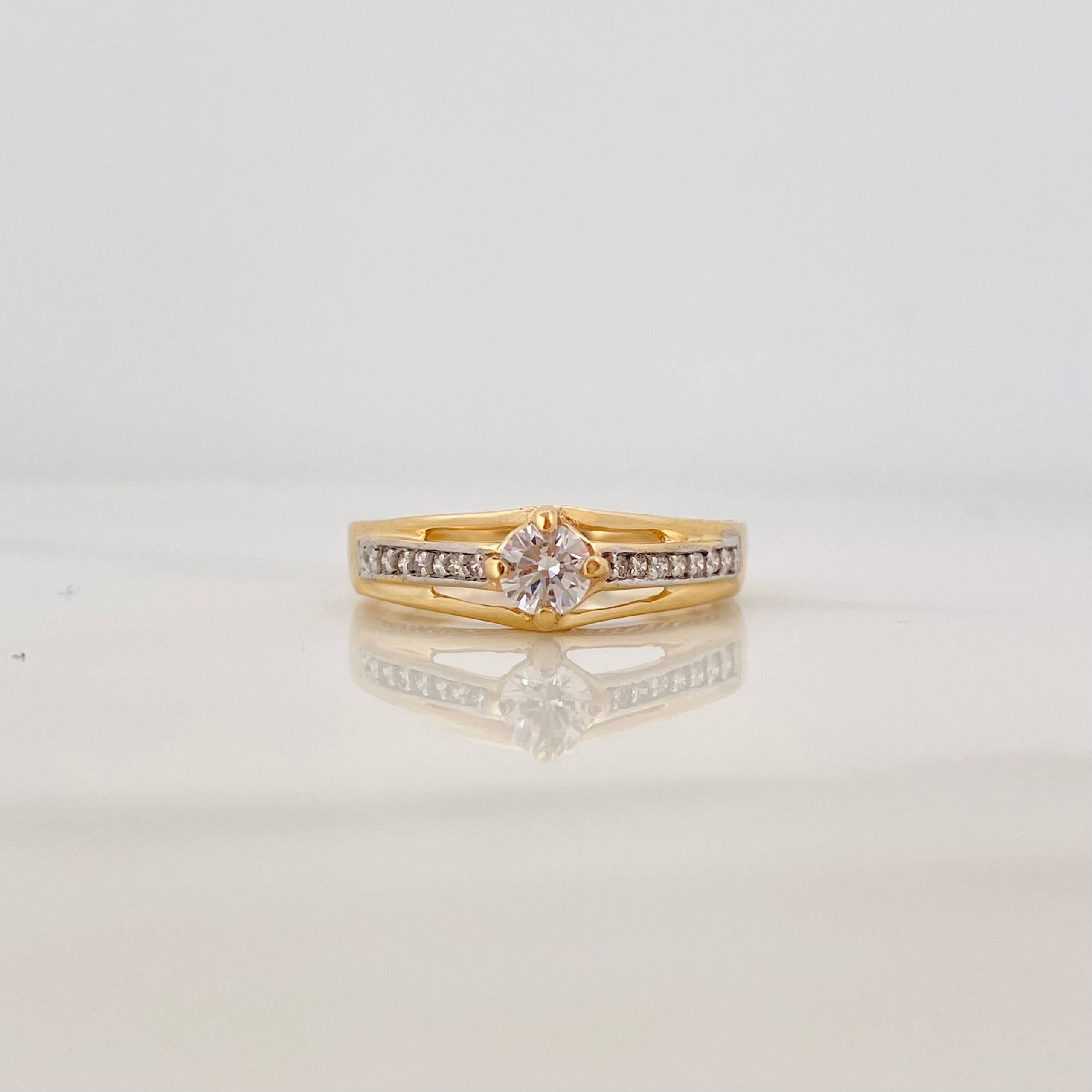 Anillo Solitario Puente 2.35 g / T6 1/2 Dos Oros Amarillo Blanco 18K