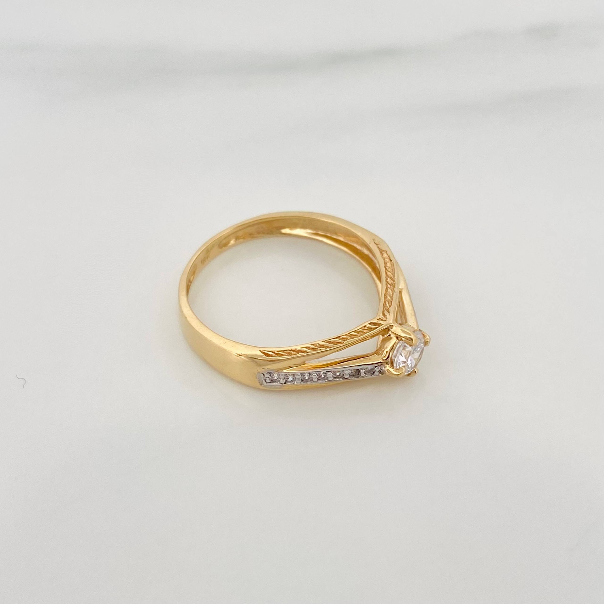 Anillo Solitario Puente 2.35 g / T6 1/2 Dos Oros Amarillo Blanco 18K