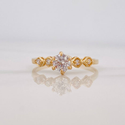 Anillo Solitario Quinteto 1.8 g / T7 Oro Amarillo 18K