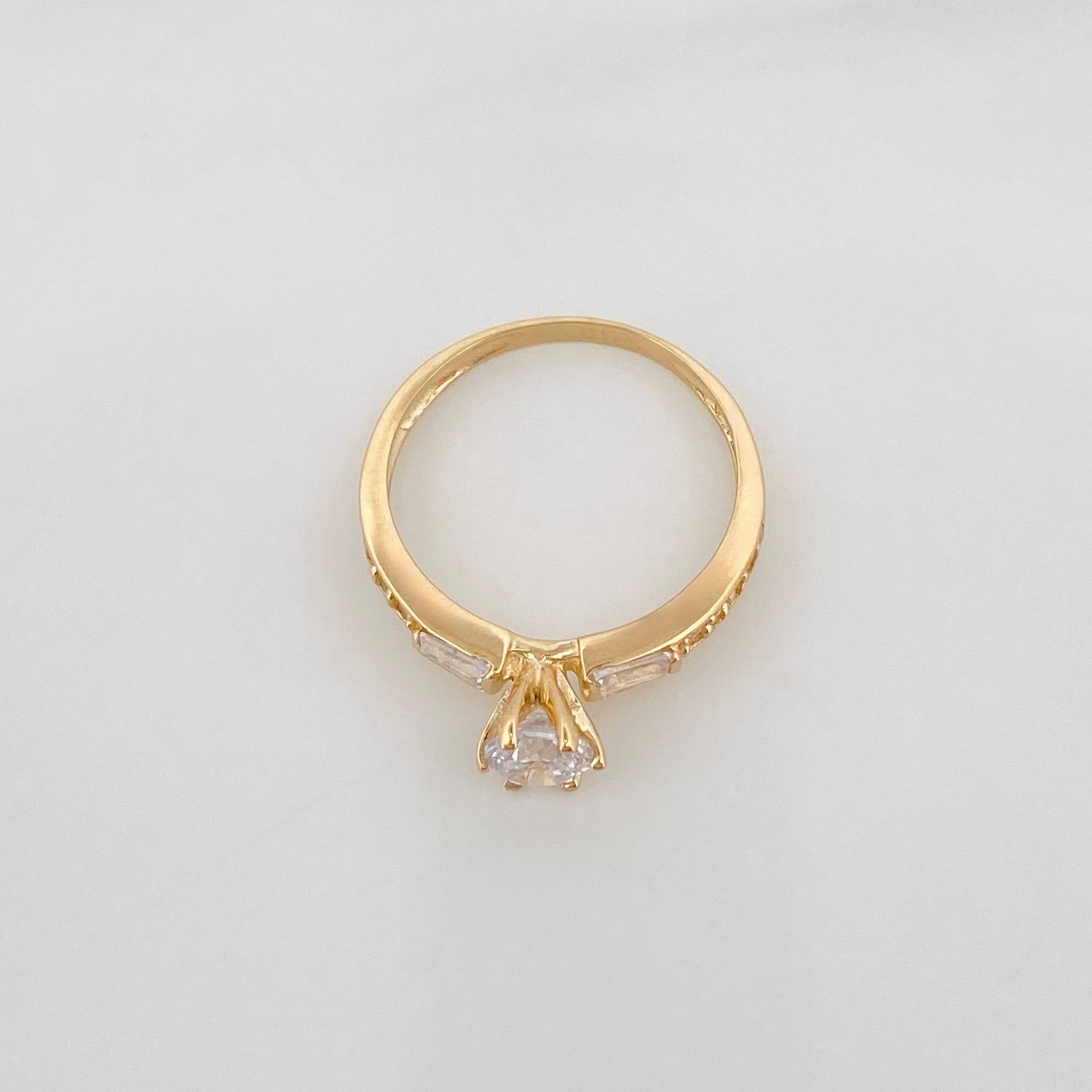 Anillo Solitario Trio 2.2 g / T6 1/2 Oro Amarillo 18K