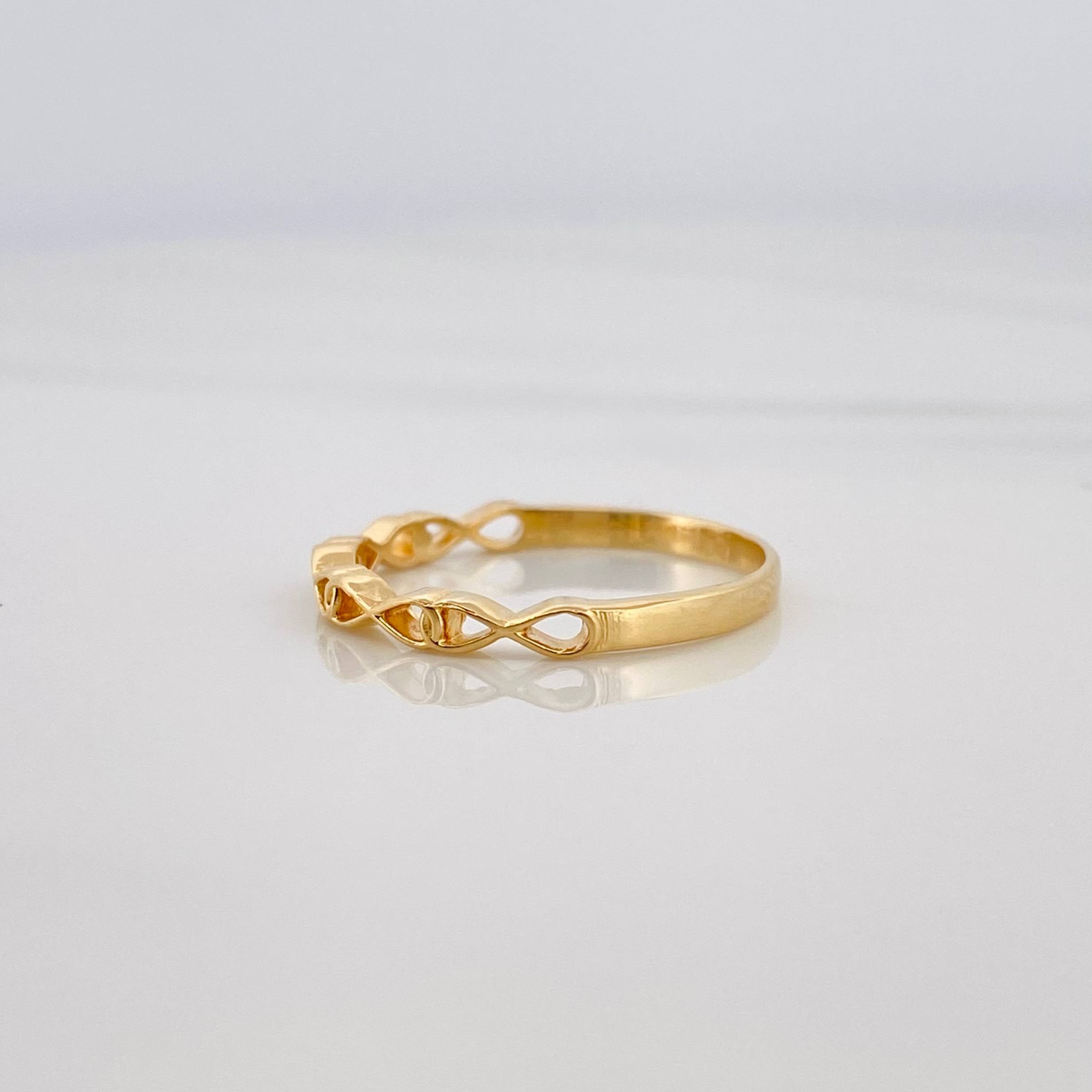 Anillo Infinitos 1.6 g / T6 3/4 Oro Amarillo 18K