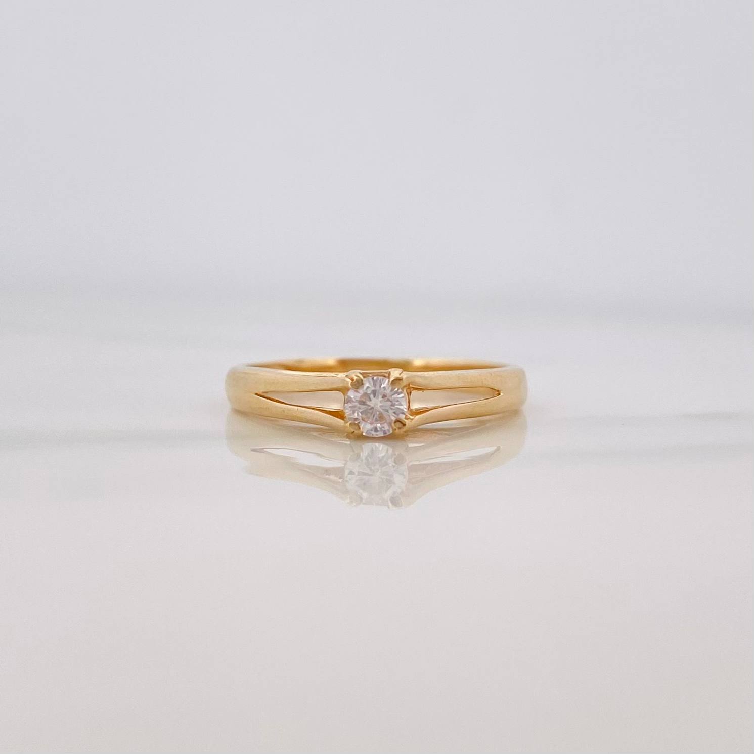 Anillo Solitario 2.05 g / T6 3/4 Oro Amarillo 18K