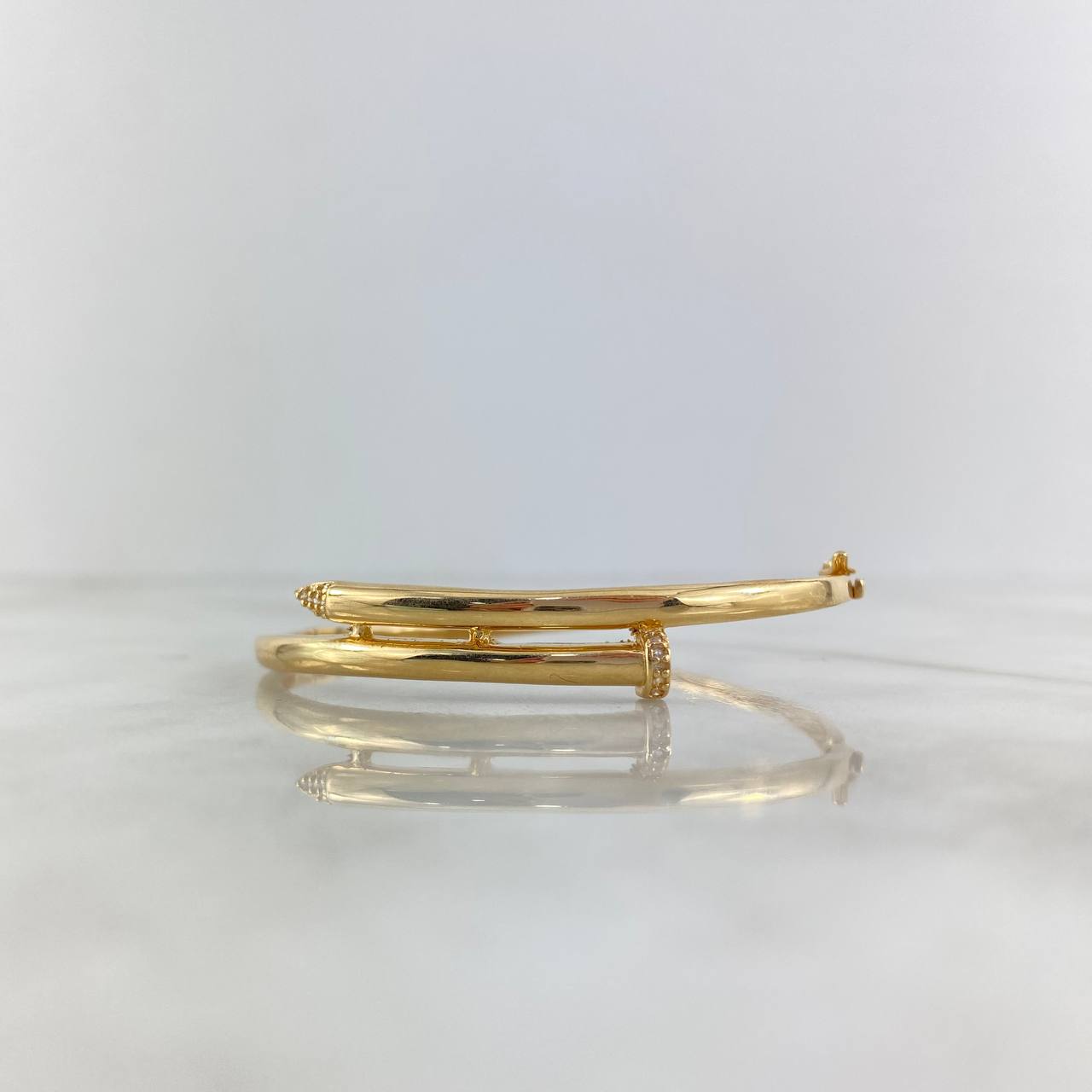 Pulso Aro Clavo 10.75gr / 17cm / Circones Blancos Oro Amarillo ©