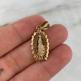 Dije Virgen de Guadalupe 2.7gr / 3.2cm / Circones Blancos-Negros Oro Amarillo