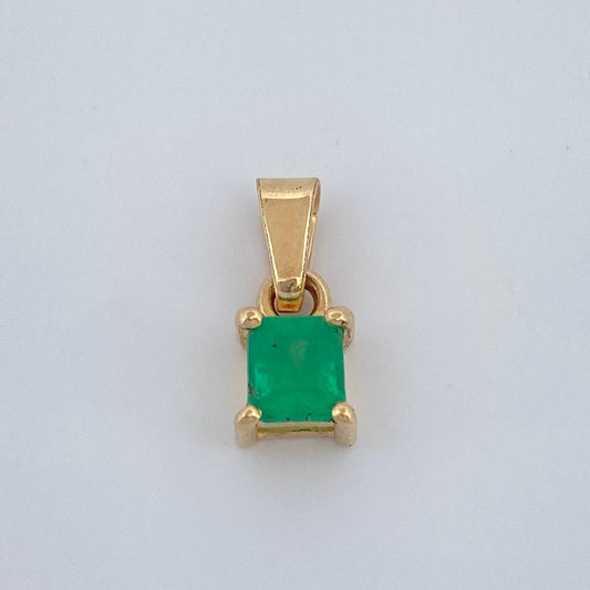 Dije Cuadro Esmeralda 0.7gr / 1.2cm / Oro Amarillo 18K %
