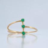 Anillo 3 Piedras Esmeraldas 1.15gr / T9 1/4 / Oro Amarillo 18K %