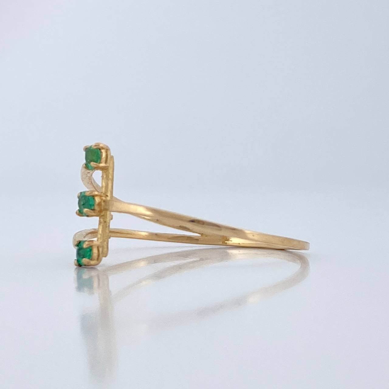 Anillo 3 Piedras Esmeraldas 1.15gr / T9 1/4 / Oro Amarillo 18K %