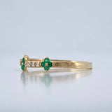 Anillo Trebol Mini Esmeraldas Diamantes 0.85gr / T6 1/2 / Oro Amarillo 18K %