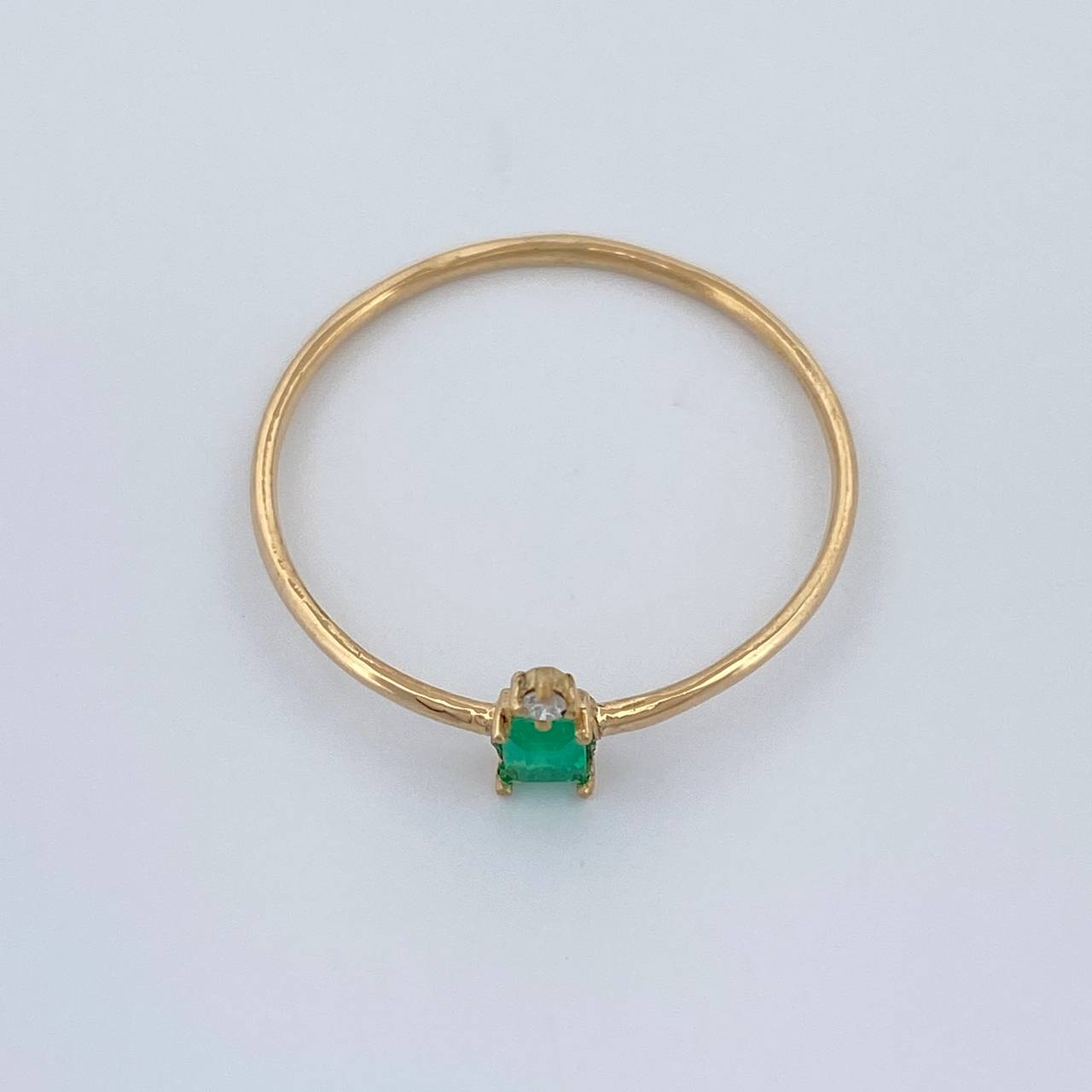 Anillo Tortuga Esmeralda Diamante 0.8gr / T7 3/4 / Oro Amarillo 18K %