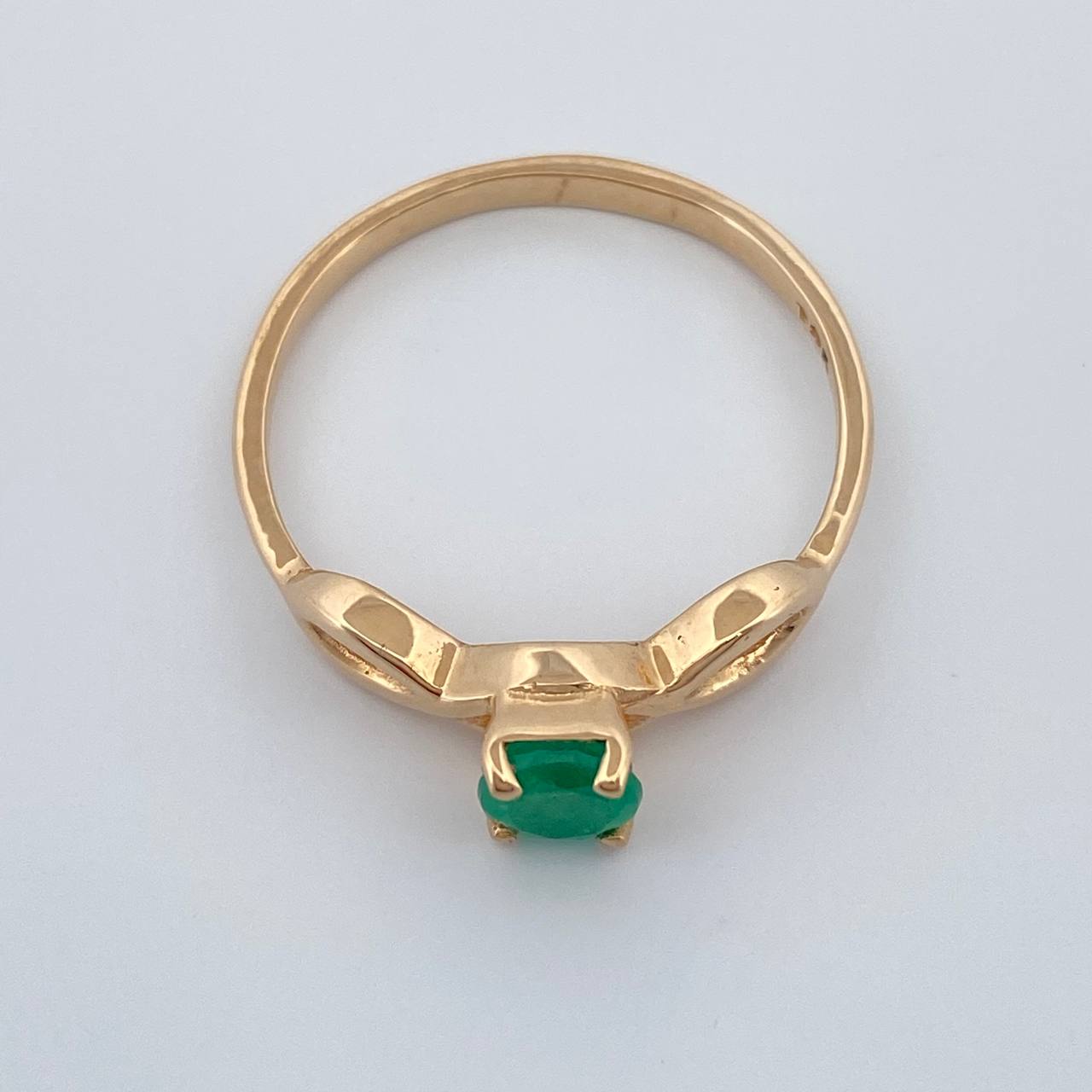 Anillo Solitario Cuadrado Lineas Cruzadas Esmeralda 2.4gr / T8 / Oro Amarillo 18K %