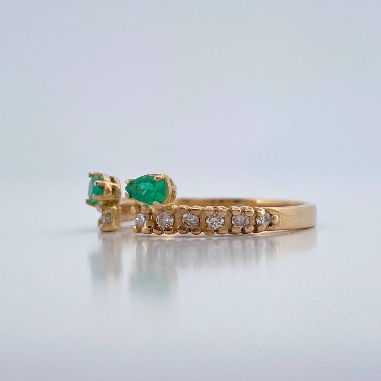 Anillo Mantiz Esmeraldas Diamantes 2.15gr / T7 1/4 / Oro Amarillo 18K %