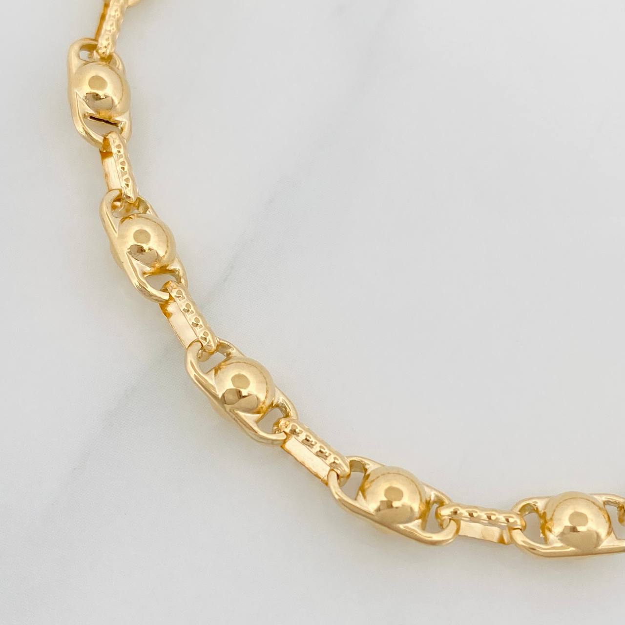 Pulso Rustico Burbuja 4.6g / 19cm / 4.6mm Oro Amarillo 18K