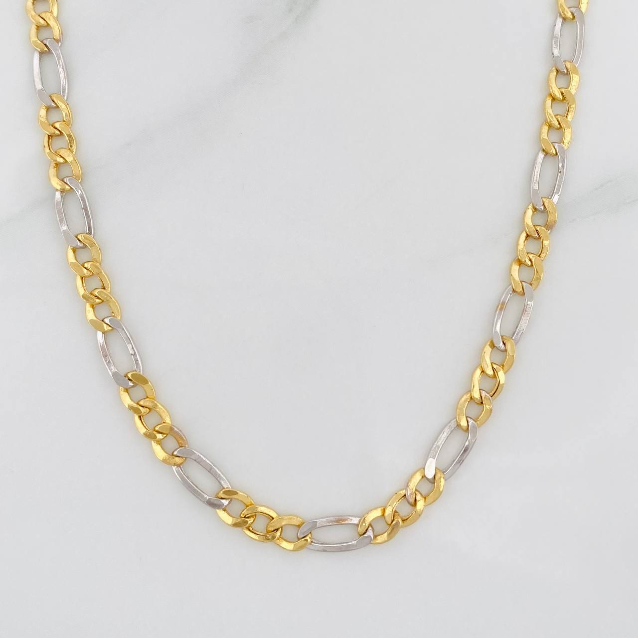 Cadena Figaro 6.3g / 65cm / 3.2mm Dos Oros Amarillo Blanco 18K