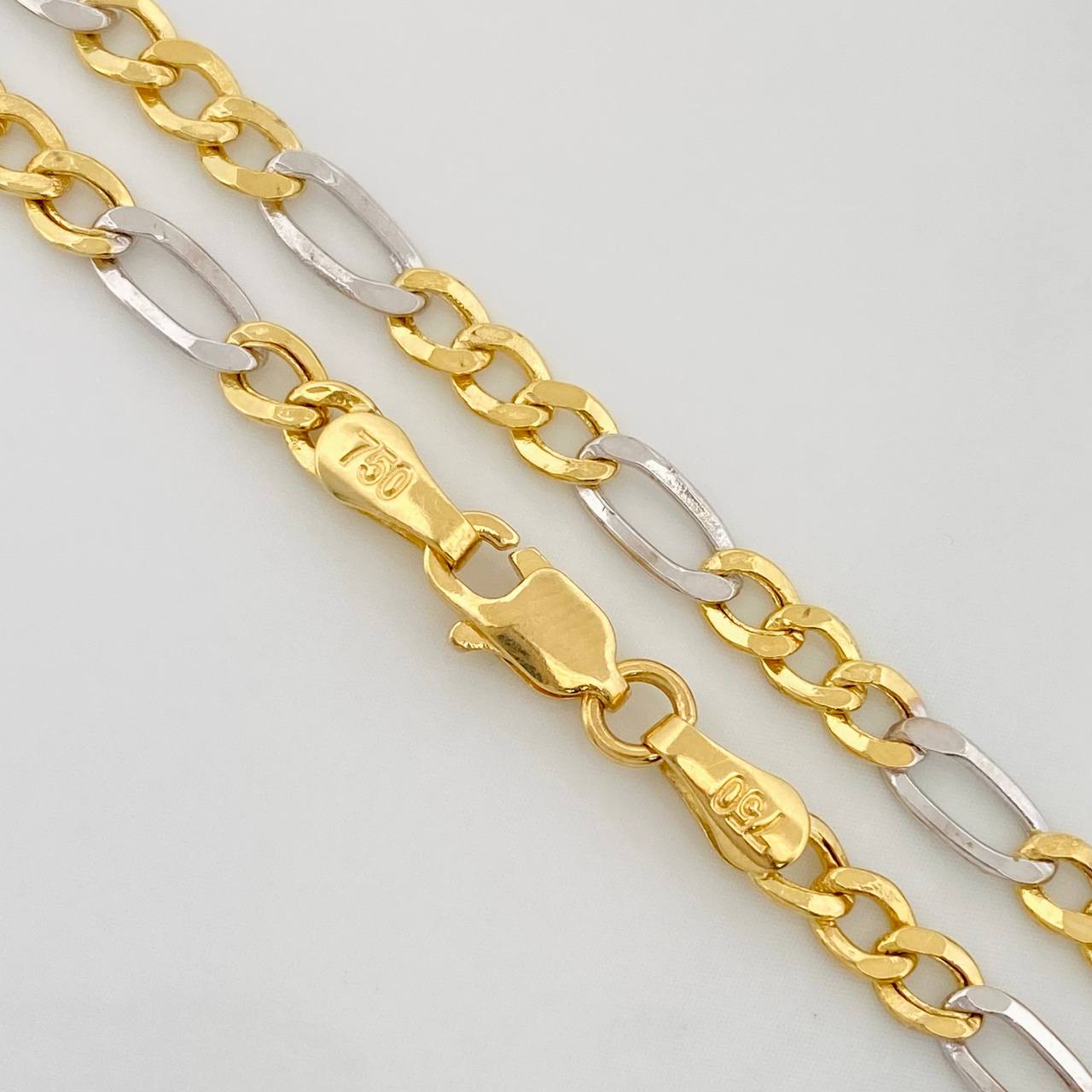 Cadena Figaro 6.3g / 65cm / 3.2mm Dos Oros Amarillo Blanco 18K