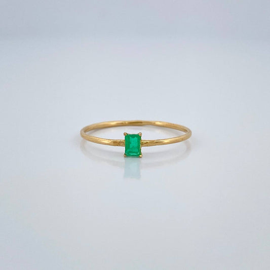 Anillo Solitario Cuadrado Esmeralda 0.85gr / T7 1/2 / Oro Amarillo 18K %