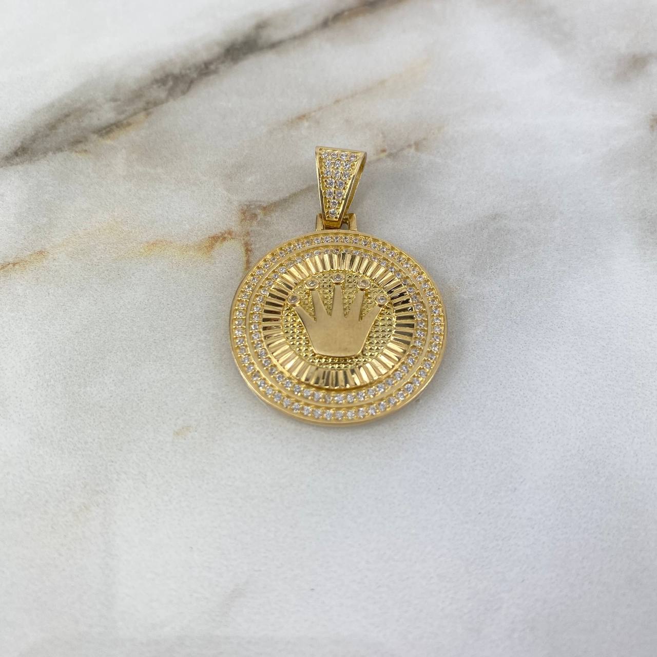 Dije Placa Circular Corona RX 7.65gr / 3.7cm / Circones Blancos Oro Amarillo