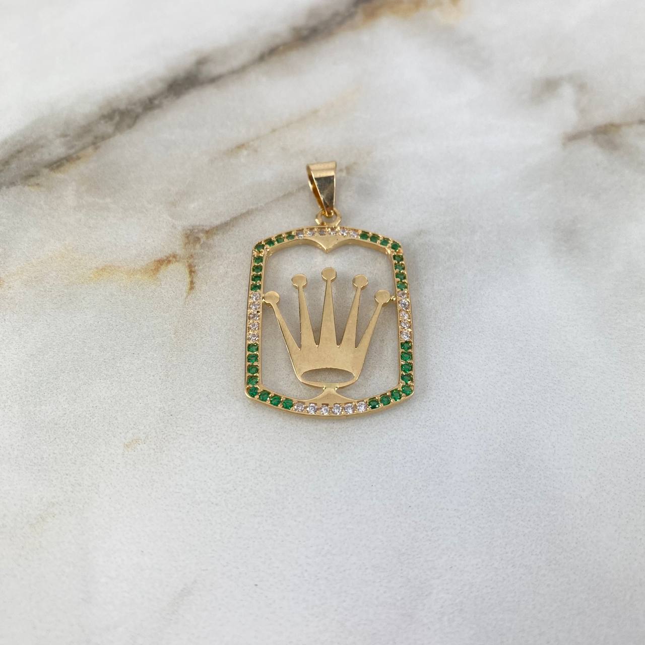 Dije Marco Rectangular Corona RX 3.4gr / 3.8cm / Circones Blancos-Verdes Oro Amarillo
