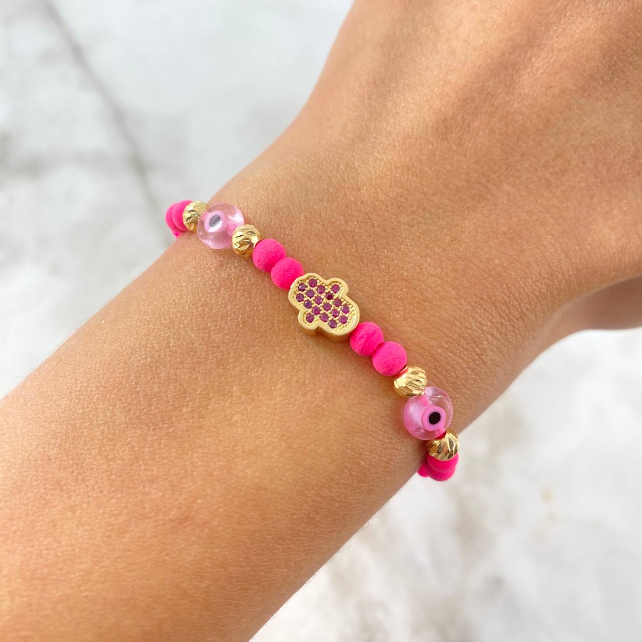 Pulsera Rosa Hamsa Tridimensional 1.4gr / 4mm Bolas Diamantadas 4 und Circones Fucsias Oro Amarillo *