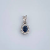 Dije Halo Zafiro 0.85gr / 1.3cm / Oro Blanco 18K %