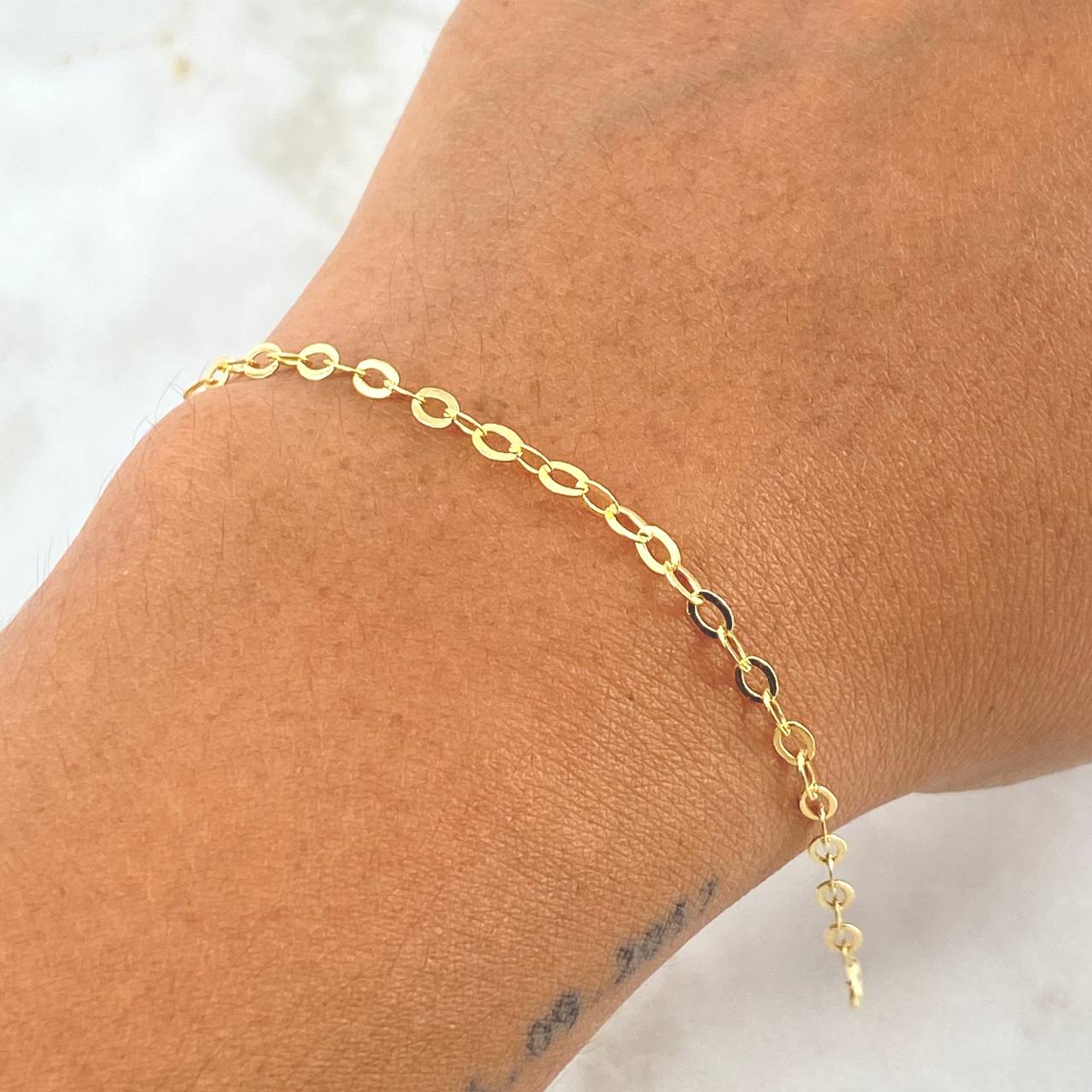 Pulso Aro Seguido 1.5gr / 18cm / 2.5mm Oro Amarillo +3 18K *