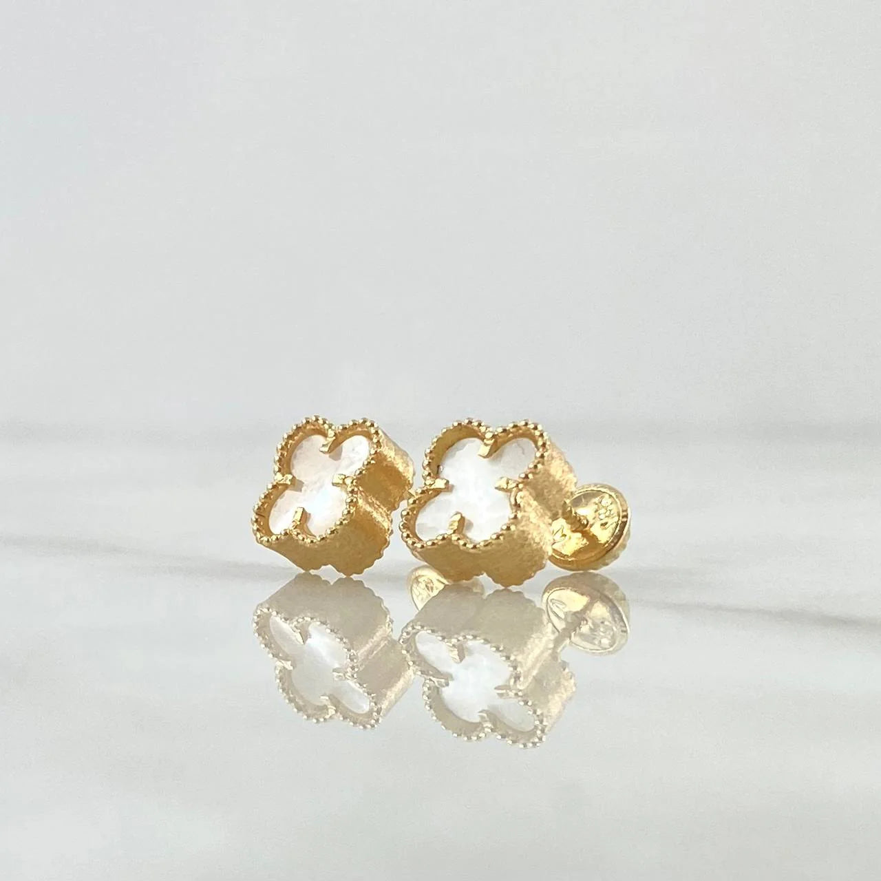 Topos Trebol Blanco 1.75 g / 6.4 mm Oro Amarillo 18K