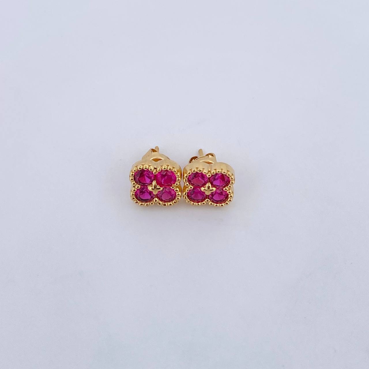 Topos Trebol 2.95gr / 9.03mm / Oro Amarillo 18K &