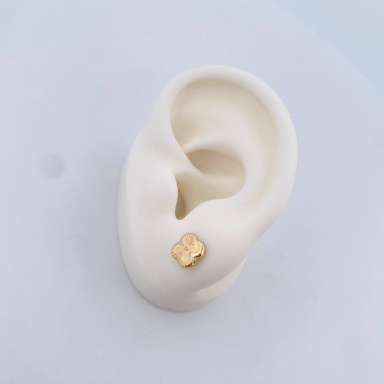 Topos Trebol 0.8gr / 7.33mm / Oro Amarillo 18K &