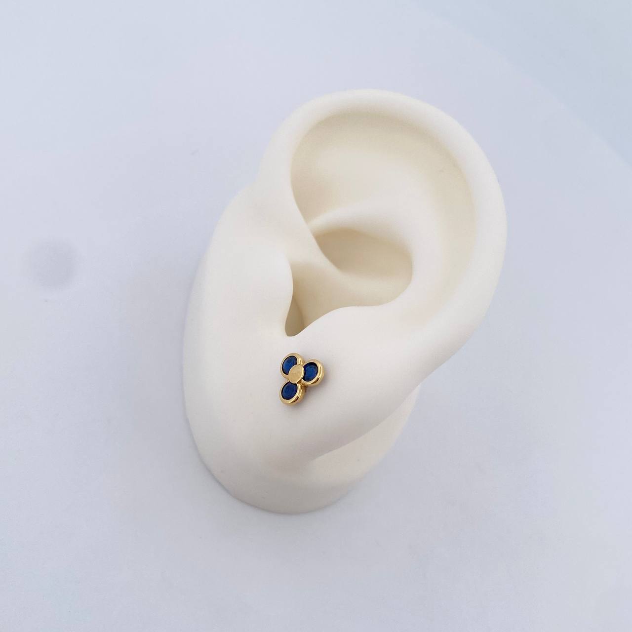 Topos Trio 0.8gr / 7mm / Oro Amarillo 18K &