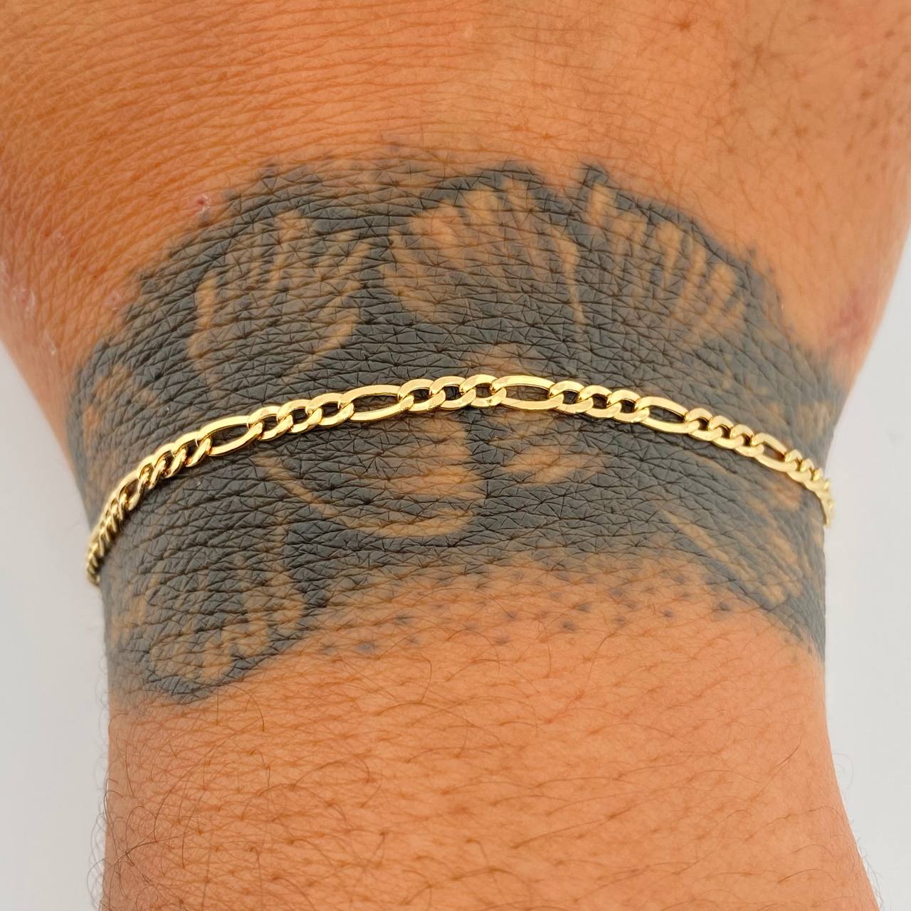 Pulso Figaro 1.4gr / 19cm / 2.2mm Oro Amarillo +1 18K &