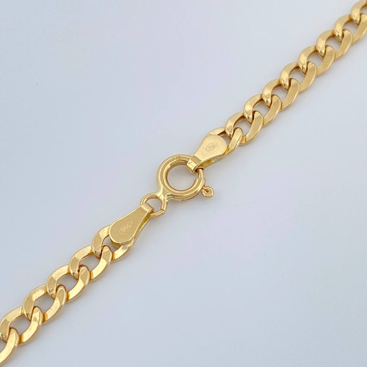 Cadena Cubana 4.7gr / 61.3cm / 3.11mm Oro Amarillo +1 18K &