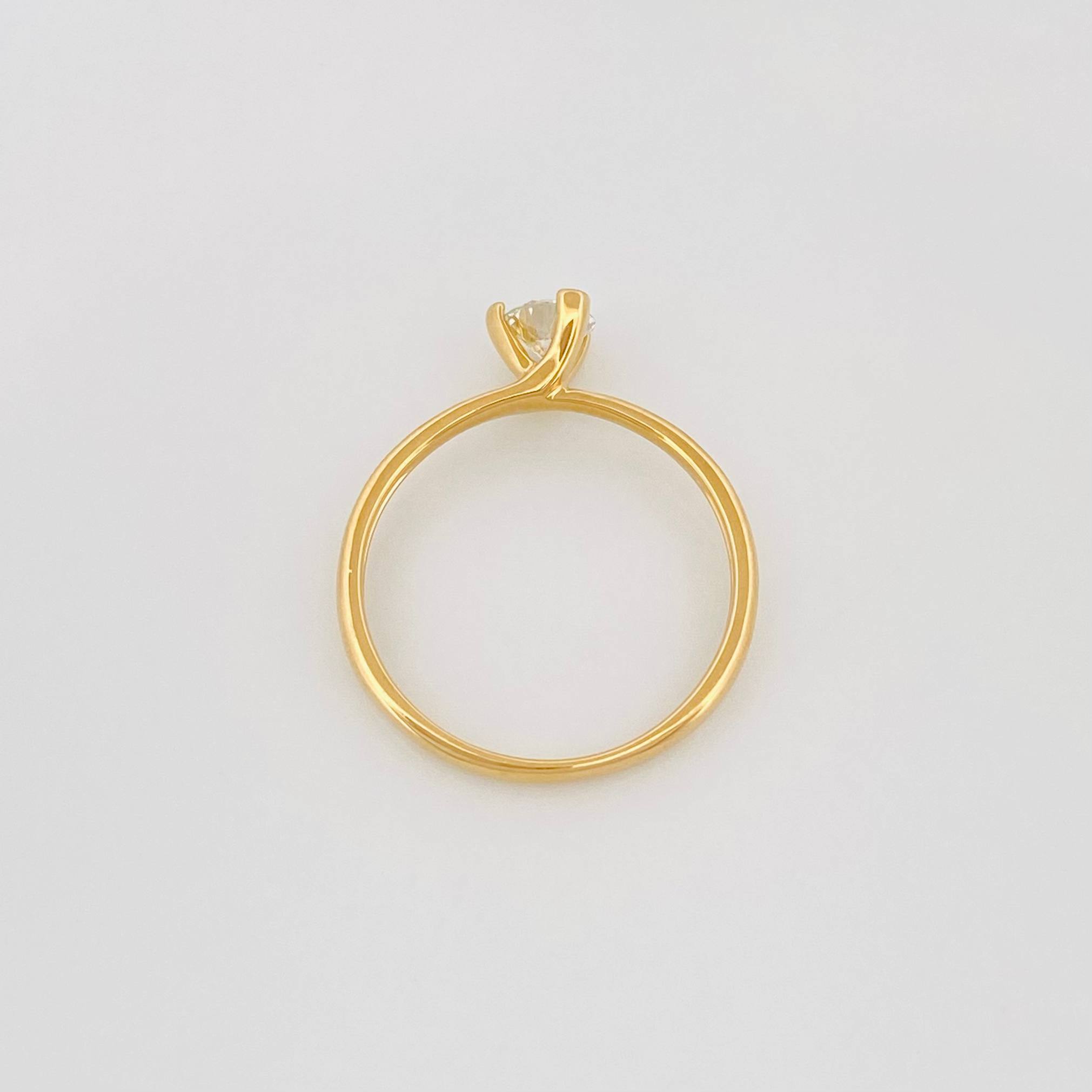 Anillo Solitario Diamantes 28Pts 1.7 g / T6 3/4 Oro Amarillo 18K