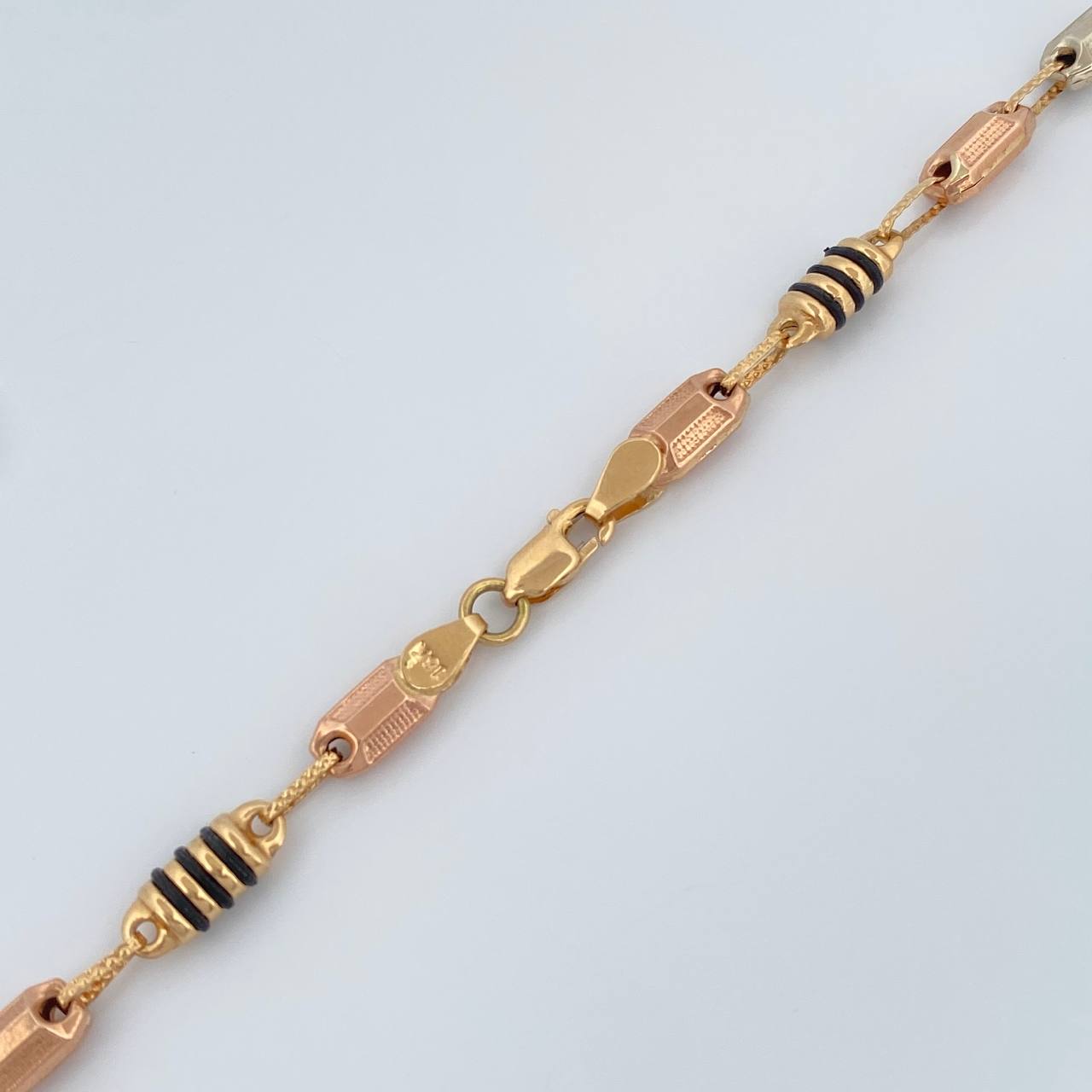 Cadena Rustica Barril 12.35gr / 56.3cm / 4.7mm Tres Oros 18K $