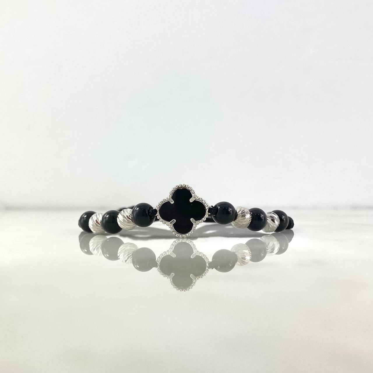 Pulsera Negra Trebol VCyA Agata Negra Lunar 2.4gr / 1.6cm / 6mm Bolas Diamantadas 4 und Oro Blanco +4 *