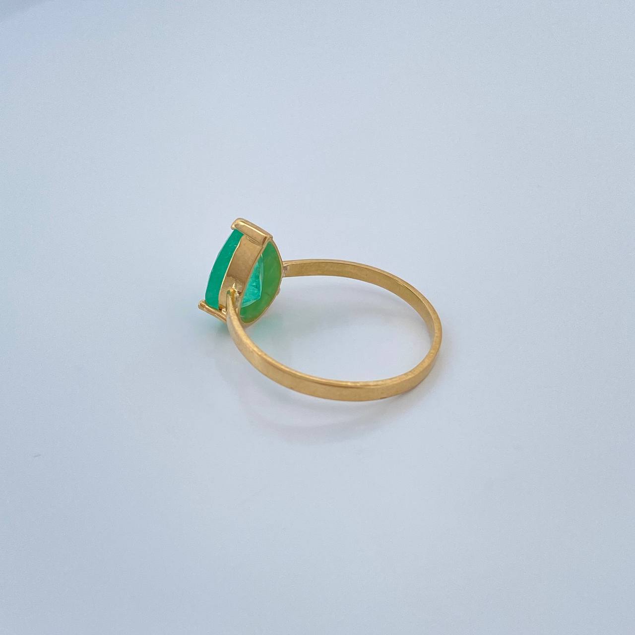Anillo Solitario Lagrima Esmeralada 1.65gr / 6.5cm / Oro Amarillo 18K %