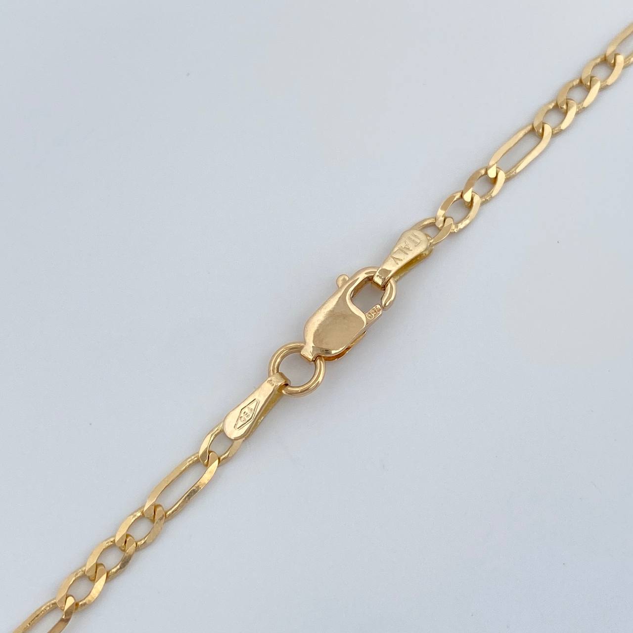 Cadena Figaro 5.75gr / 60cm / 2.4mm Oro Amarillo +3 18K %