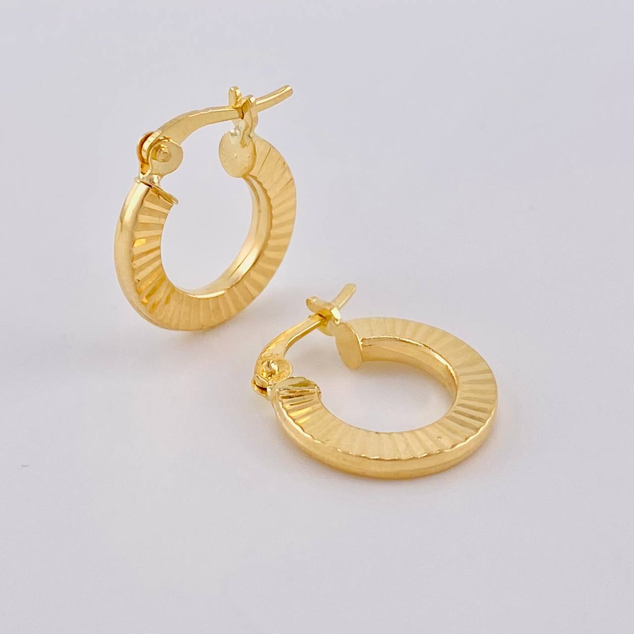Candongas Valu Rayada 1.2g / 1.5cm Oro Amarillo 18K